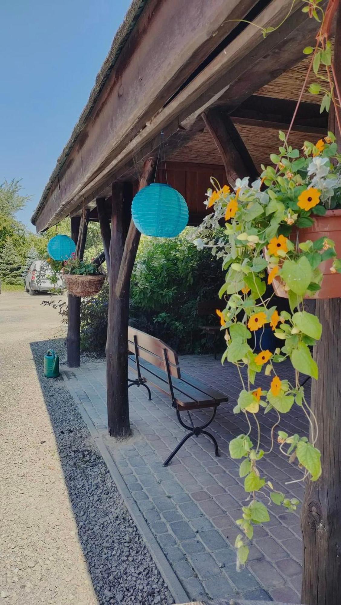 Osrodek Bialy Lew Bed & Breakfast Wojciechow  Exterior photo