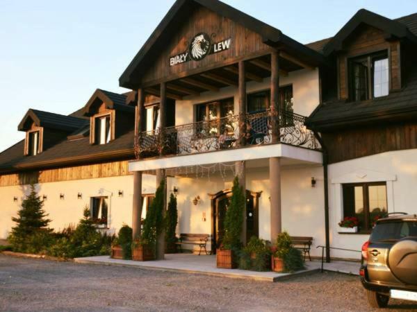 Osrodek Bialy Lew Bed & Breakfast Wojciechow  Exterior photo