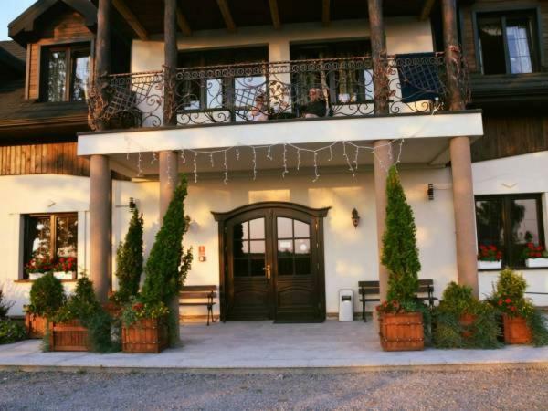 Osrodek Bialy Lew Bed & Breakfast Wojciechow  Exterior photo